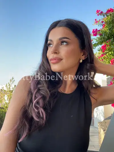 Lavanya—Hot Noida Air Hostess Escort for International Travel Companion